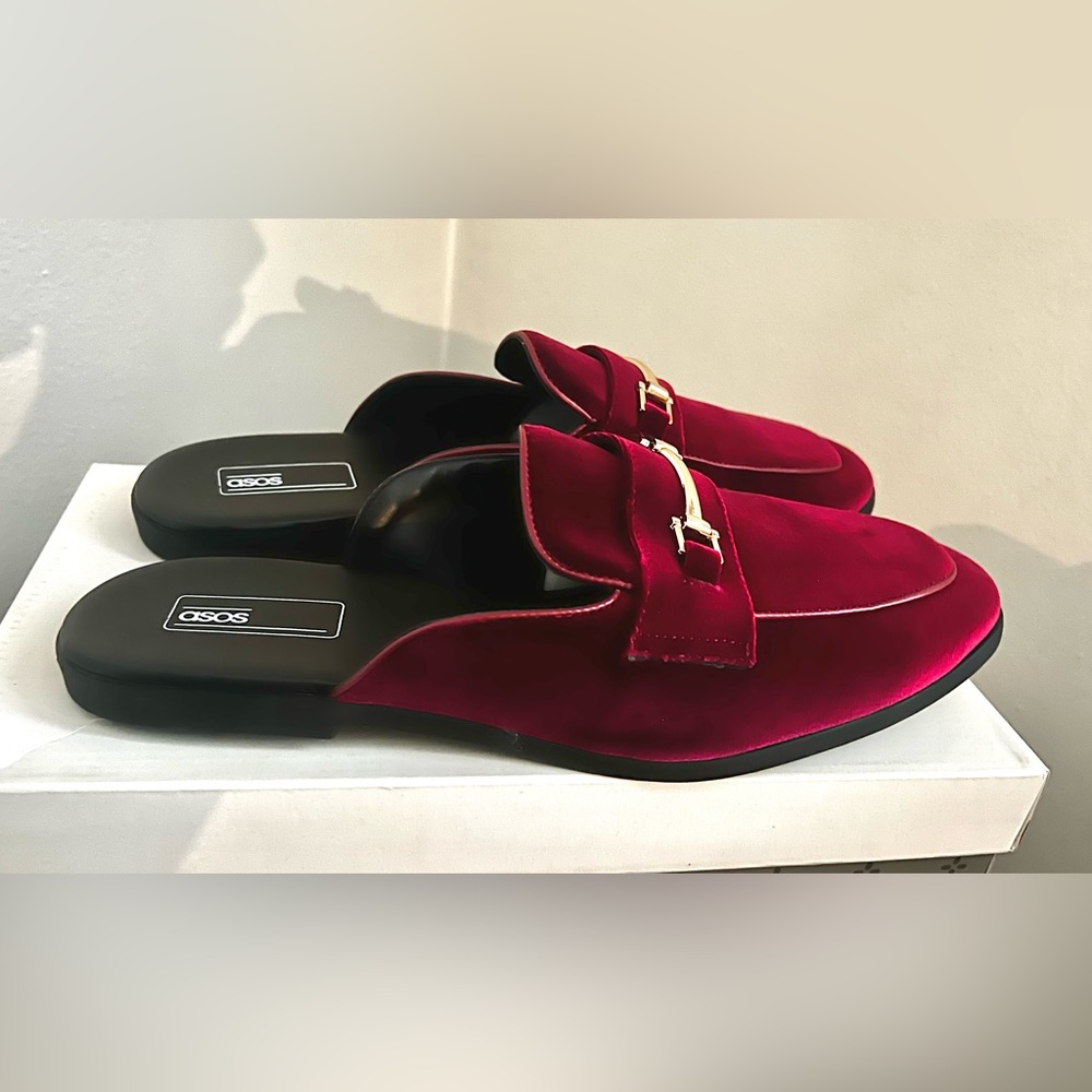 Men Red Velvet Mules